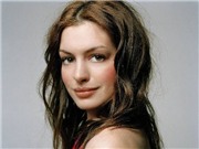 Bóng đá anh, ngoại hạng anh, lịch thi đấu euro 2012, Anne Hathaway bị chê là... quá xinh và phát âm tồi